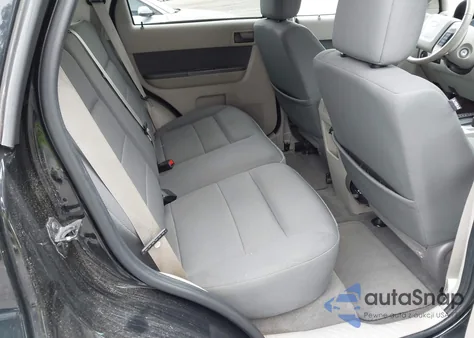 2009 Ford Escape Xlt z USA, uszkodzony, nr VIN 1FMCU93G09KC04521